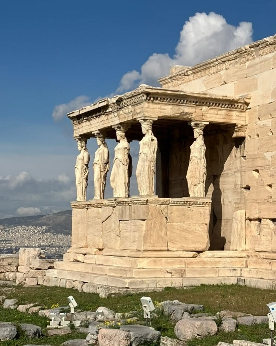 Ο Παρθενώνας και ο Ιερός Βράχος της Ακρόπολης στην Αθήνα